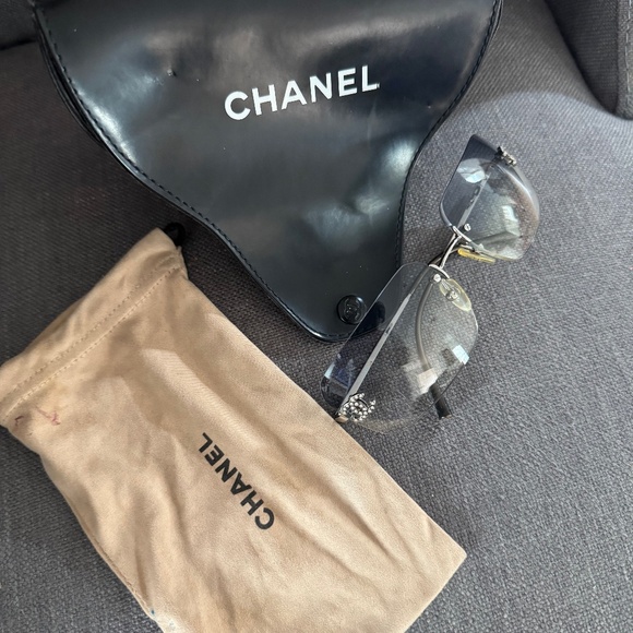 Chanel sunglasses - Picture 1 of 5
